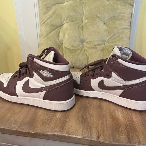 Air Jordan Retro Hugh 1 OG Casual Mauve - Picture 3 of 8